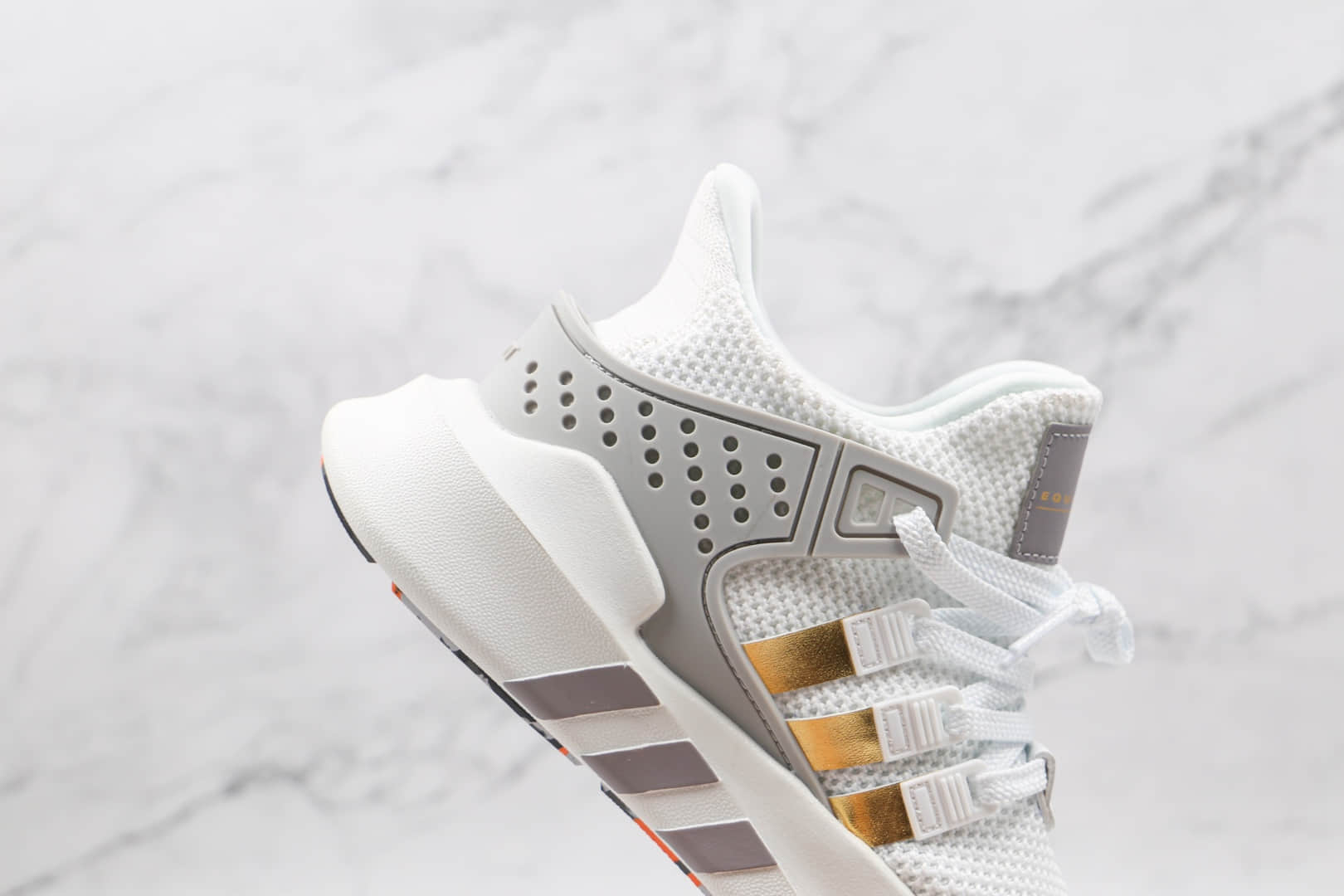 阿迪达斯Adidas EQT BASK ADV纯原版本白金灰色EQT支撑者系列慢跑鞋原楦头纸板打造 货号：FW4286