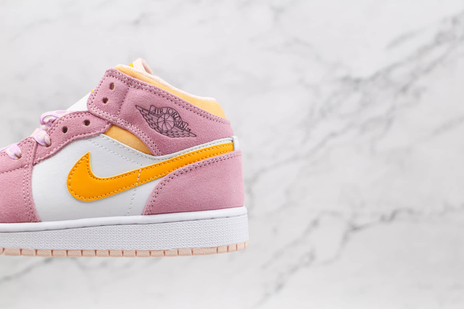 乔丹Air Jordan aj1 mid SE GS纯原版本中帮AJ1扎染粉板鞋原鞋开模一比一打造 货号:DC9517-600