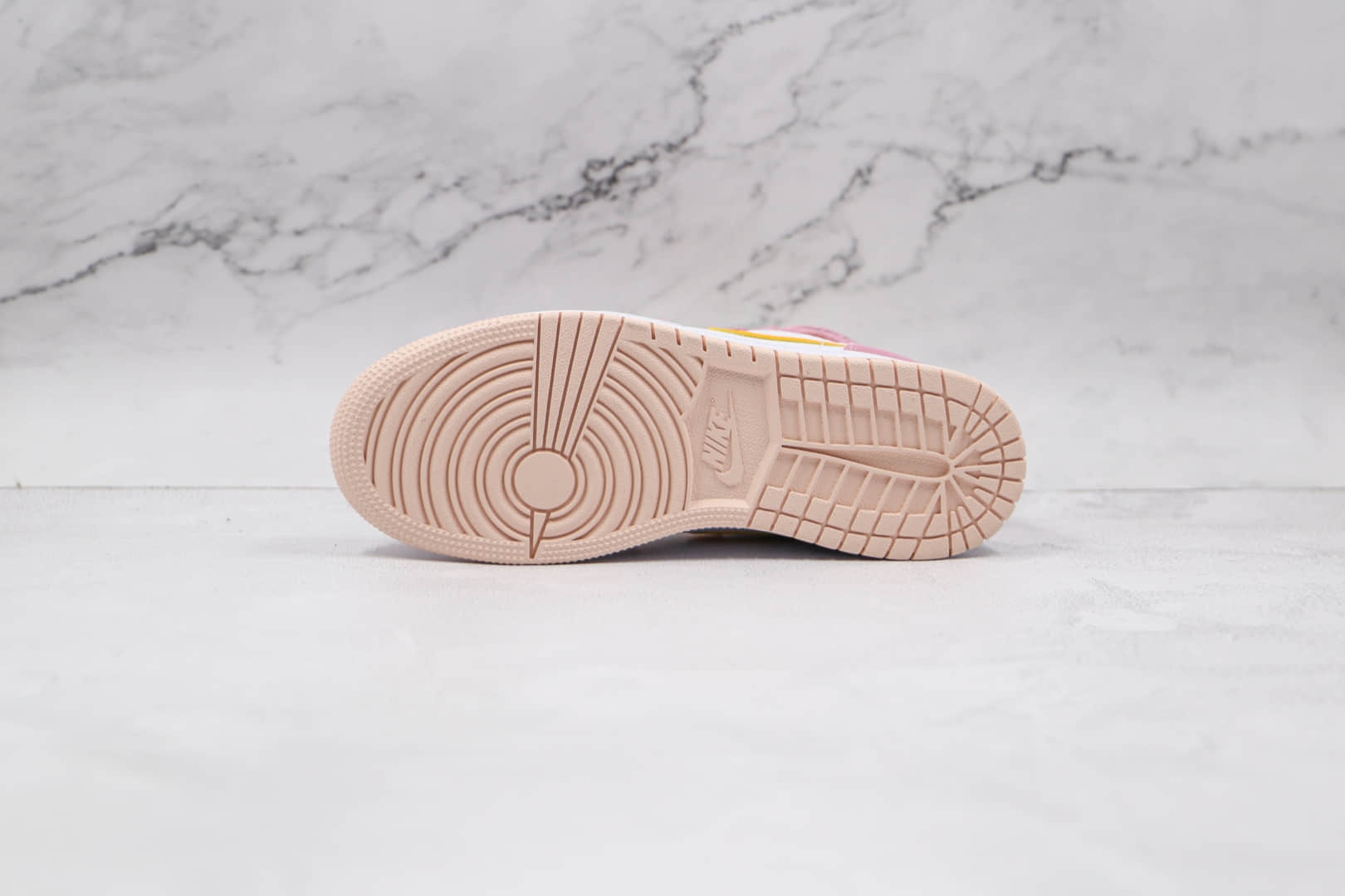 乔丹Air Jordan aj1 mid SE GS纯原版本中帮AJ1扎染粉板鞋原鞋开模一比一打造 货号:DC9517-600