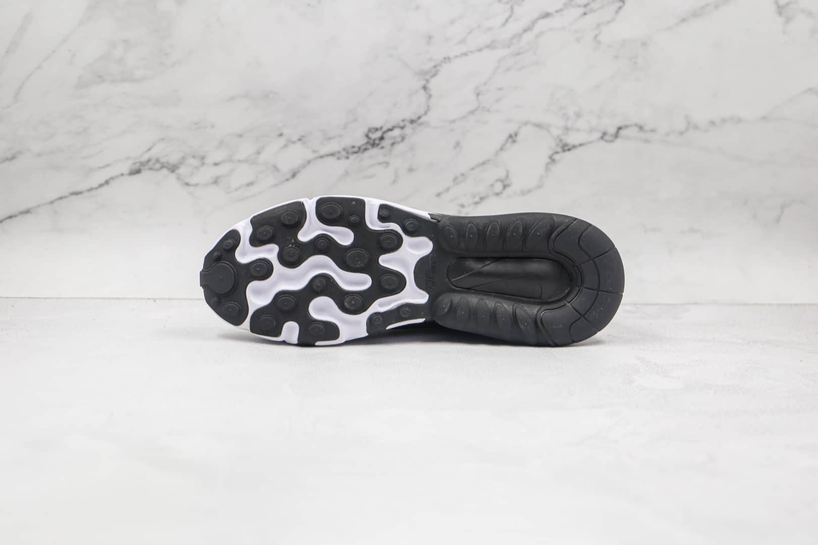 耐克Nike Air Max 270 React纯原版本瑞亚赛车系列半掌气垫跑鞋黑白色原标原盒 货号:CI3866-004