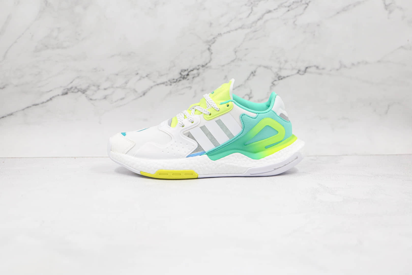 阿迪达斯Adidas Day Jogger 2021 Boost纯原版本夜行者二代陈奕迅同款爆米花复古跑鞋白绿色原鞋开模 货号：GW4913