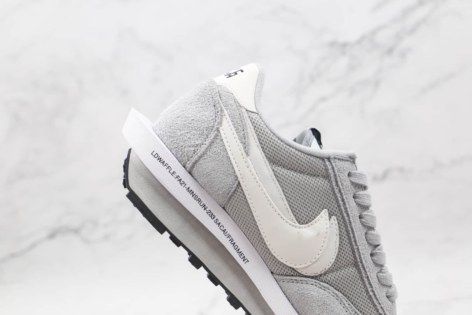 耐克Fragment Design x Sacai x Nike LDV Waffl纯原版本藤原浩闪电联名解构双底华夫跑鞋灰色双钩原底原面 货号：DH2684-001
