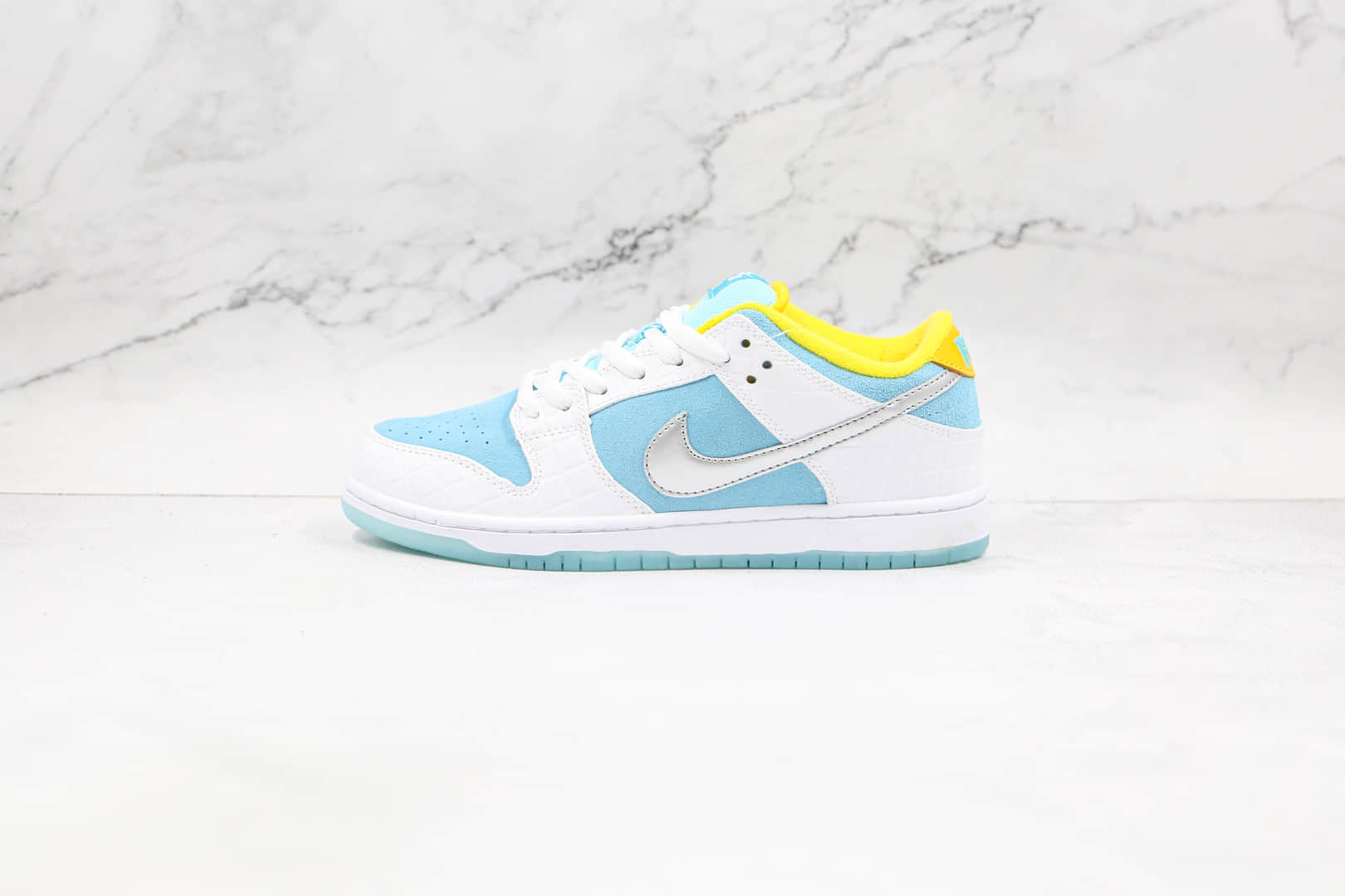 耐克Nike SB Dunk Low Pro QS x FTC联名款纯原版本低帮SB DUNK白蓝色网格板鞋内置气垫 货号:DH7687-400