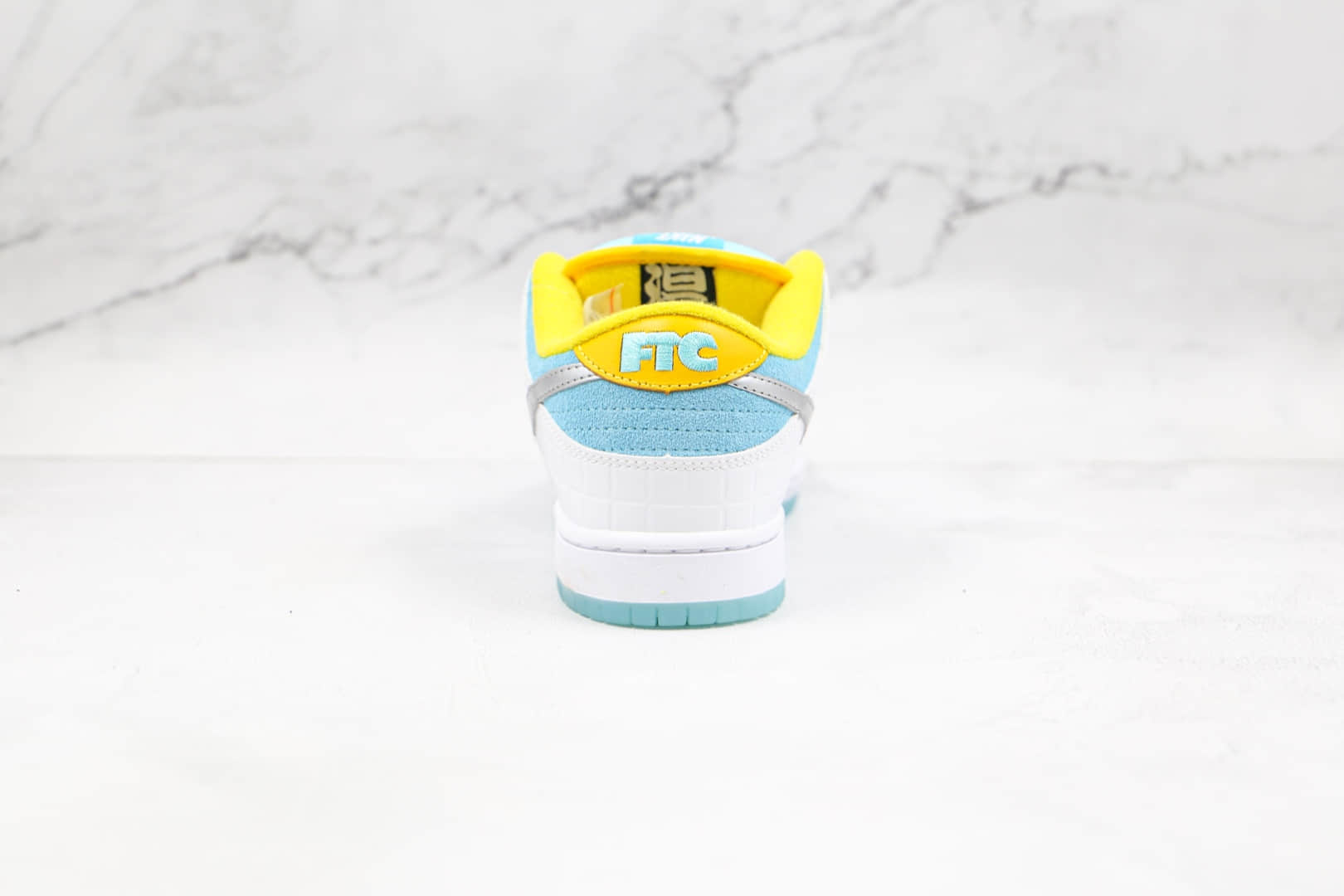 耐克Nike SB Dunk Low Pro QS x FTC联名款纯原版本低帮SB DUNK白蓝色网格板鞋内置气垫 货号:DH7687-400