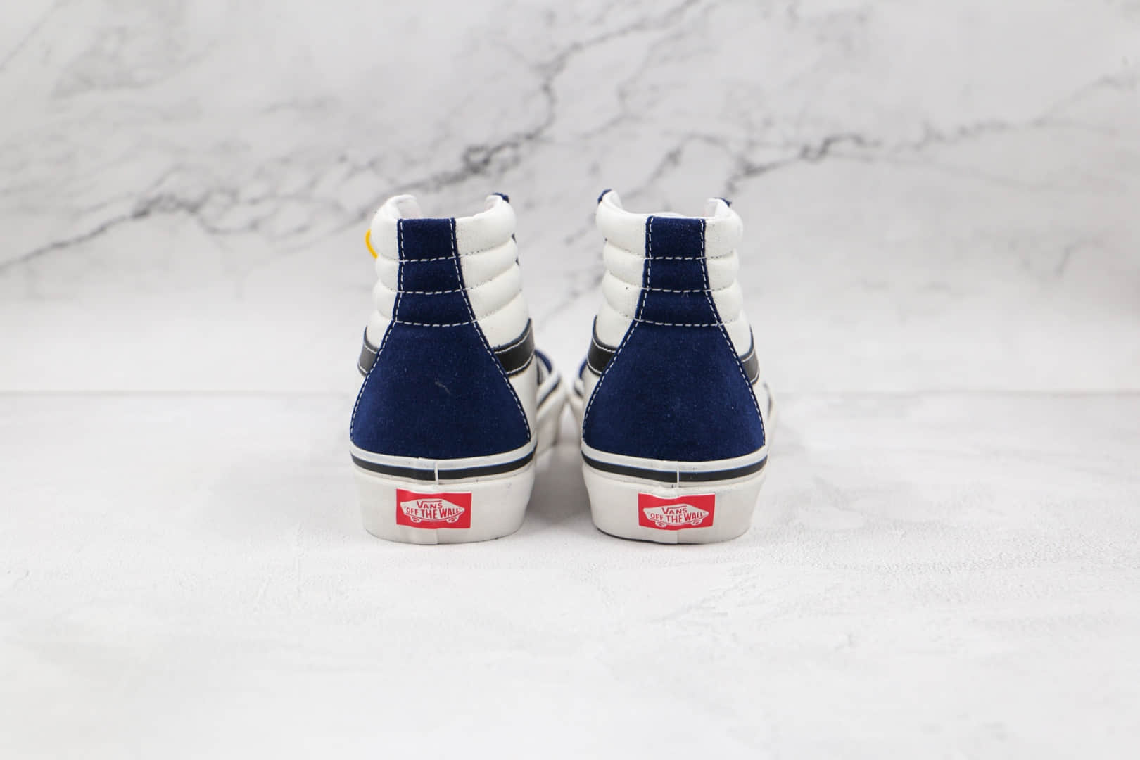 万斯Vans SK8-Hi公司级版本安纳海姆系列拼色高帮硫化板鞋蓝白色工艺硫化一比一 货号：VNOA38GF4UJ