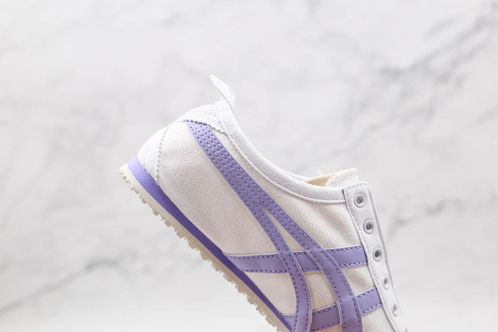 亚瑟士ASICS Onitsuka tiger公司级版本鬼冢虎白紫色一脚蹬帆布鞋原档案数据开发 货号：1183B772-101