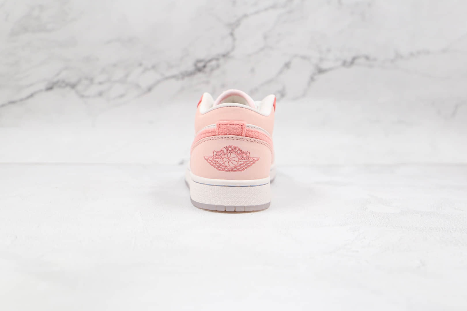 乔丹Air Jordan 1 Low纯原版本低帮AJ1粉色毛绒钩板鞋原楦头纸板打造 货号：DM5443-666