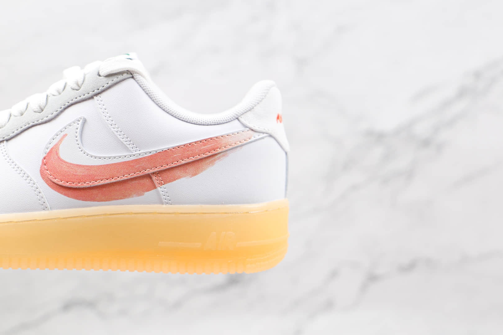 耐克Nike Flyleather x Mayumi Yamase联名款纯原版本低帮空军一号涂鸦生胶底板鞋内置气垫 货号：DB3595-100