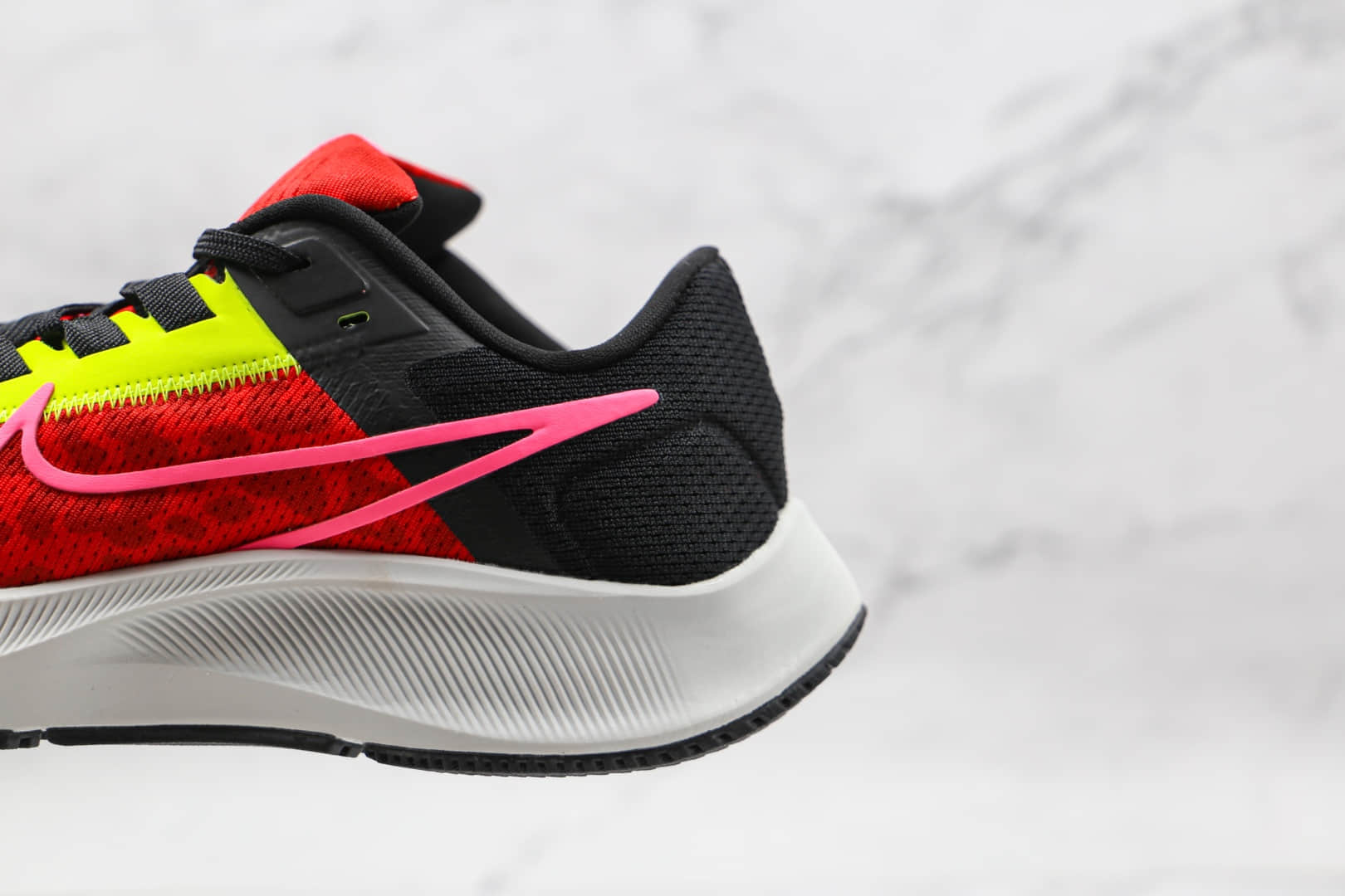 耐克Nike Air Zoom Pegasus 38纯原版本登月38代红黑色豹纹慢跑鞋原楦头纸板打造 货号：DM8061-600