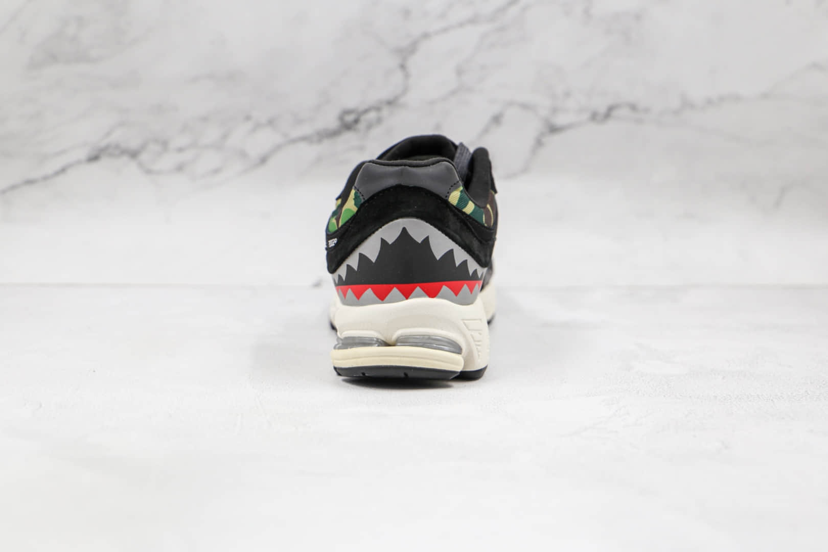 新百伦New Balance 2002R纯原版本黑迷彩复古NB2002R慢跑鞋原盒原标 货号：M2002RBF