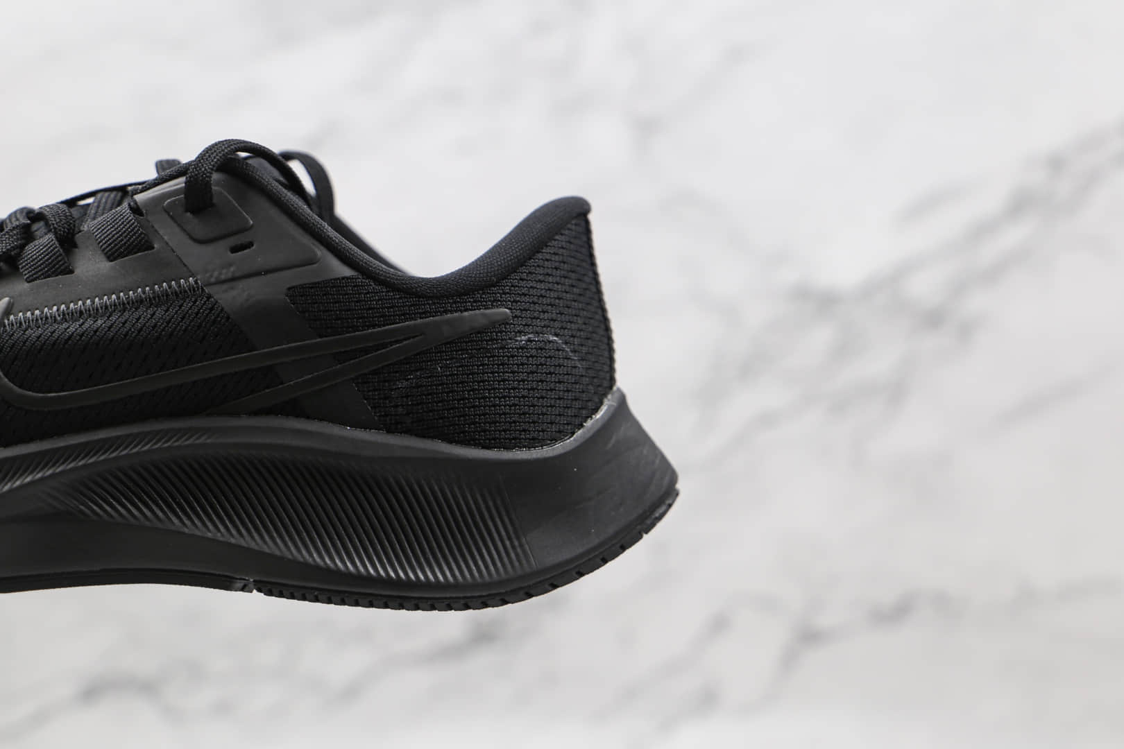 耐克Nike Air Zoom Pegasus 38纯原版本登月38代纯黑色慢跑鞋原档案数据开发 货号：CW7356-001