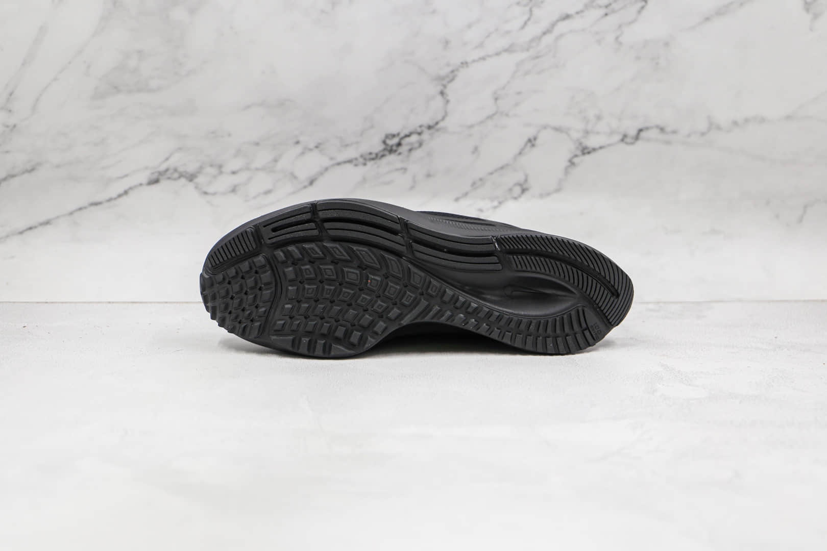 耐克Nike Air Zoom Pegasus 38纯原版本登月38代纯黑色慢跑鞋原档案数据开发 货号：CW7356-001