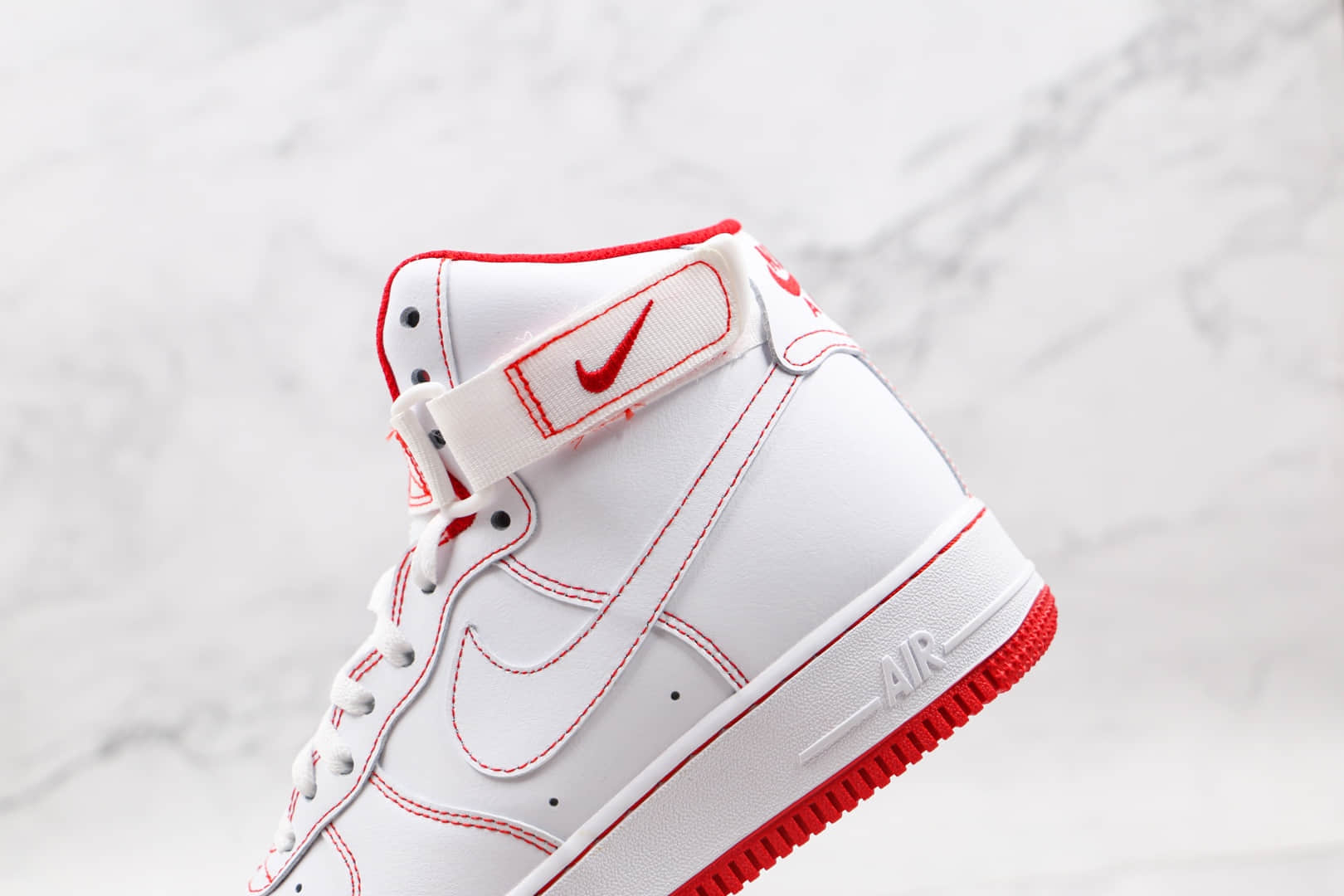 耐克Nike Air Force 1 High 07纯原版本高帮空军一号白红色板鞋内置气垫 货号：CV1753-100