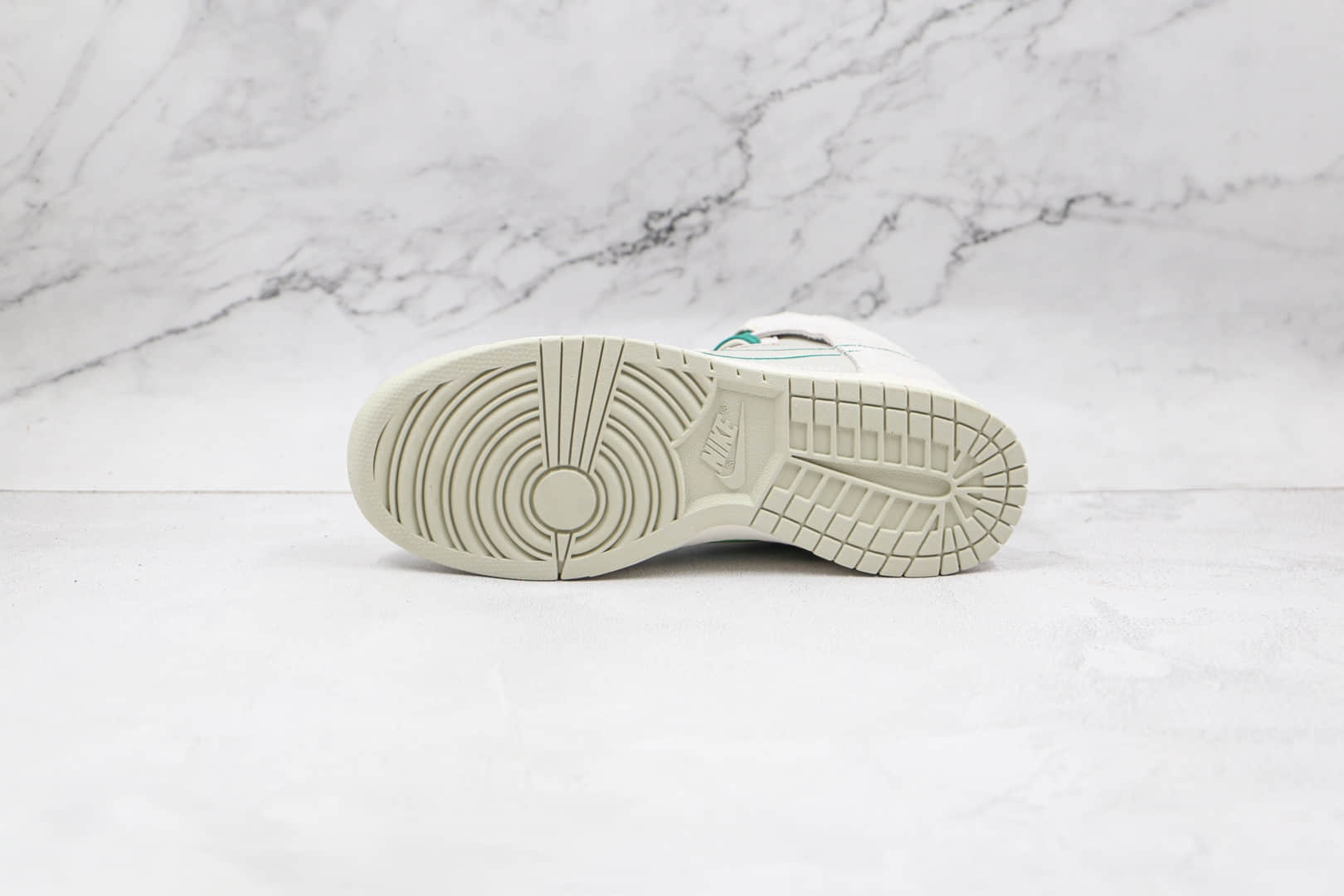 耐克Nike Dunk High SE纯原版本高帮DUNK白绿色板鞋内置气垫 货号:DH0960-001