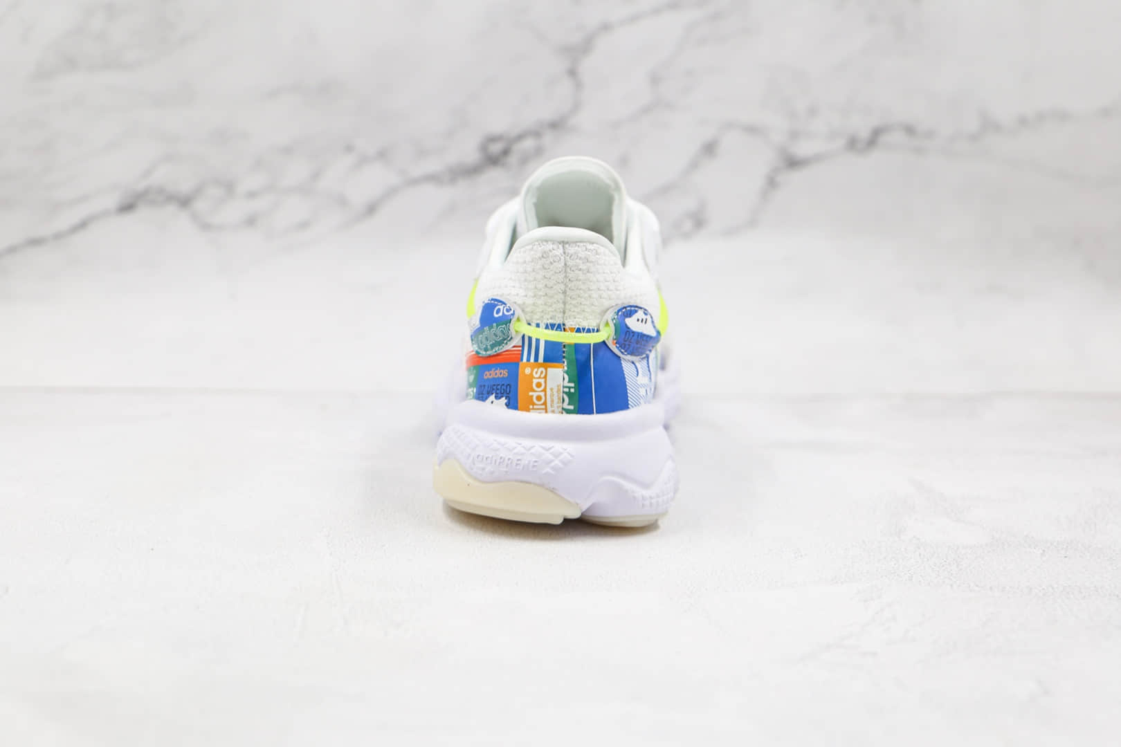 阿迪达斯Adidas OZWEEGO 2021纯原版本三叶草水管网面白彩色老爹鞋原楦头纸板打造 货号：GX2714