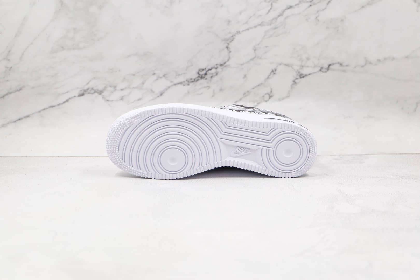 耐克Nike Air Force 1‘07纯原版本低帮空军一号黑白色海贼王涂鸦漫画板鞋内置气垫 货号:CW2288-301