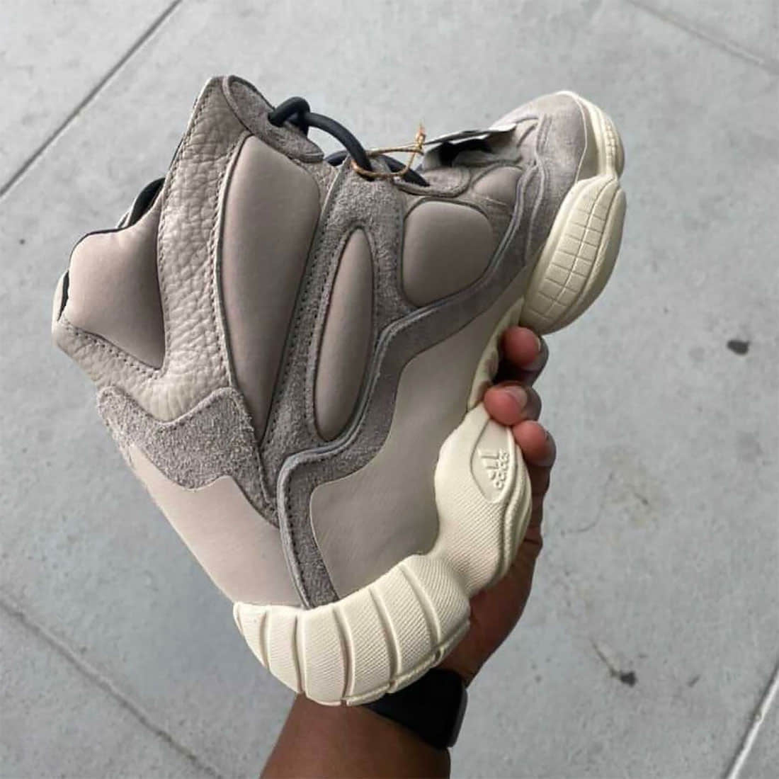 高帮Yeezy 500新配色首度曝光！10月4日发售！