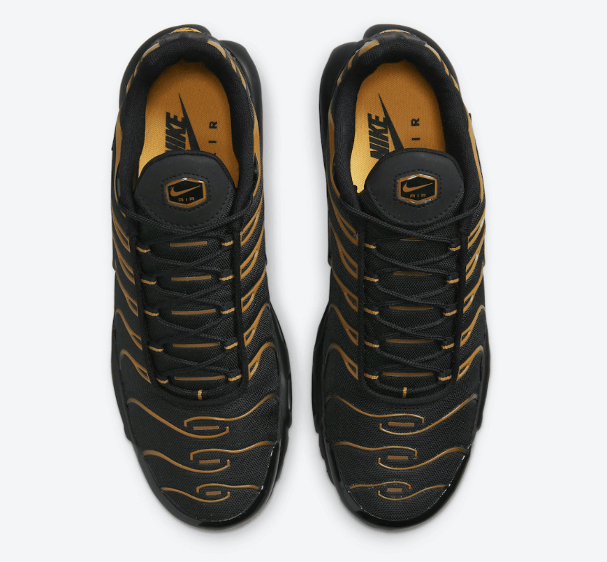 耐克经典复古跑鞋Air Max Plus新配色曝光！ 货号：DO6700-001