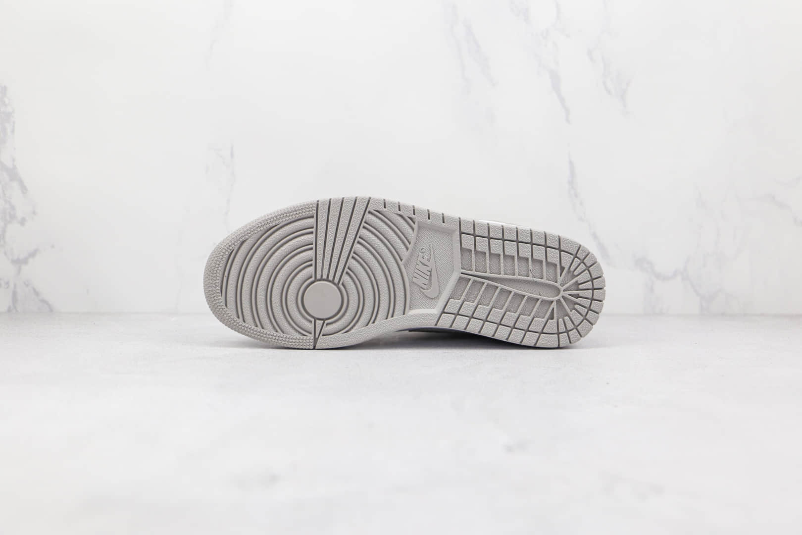 乔丹Air Jordan 1 Mid纯原版本中帮AJ1白灰麻布奶油篮球鞋原盒原标 货号:554724-082