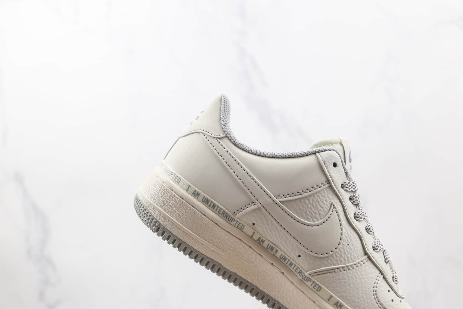 耐克Nike Air Forece 1 MORE THAN x Uninterrupted联名款纯原版本低帮空军一号米灰银签名涂鸦板鞋内置气垫 货号:DW8802-603