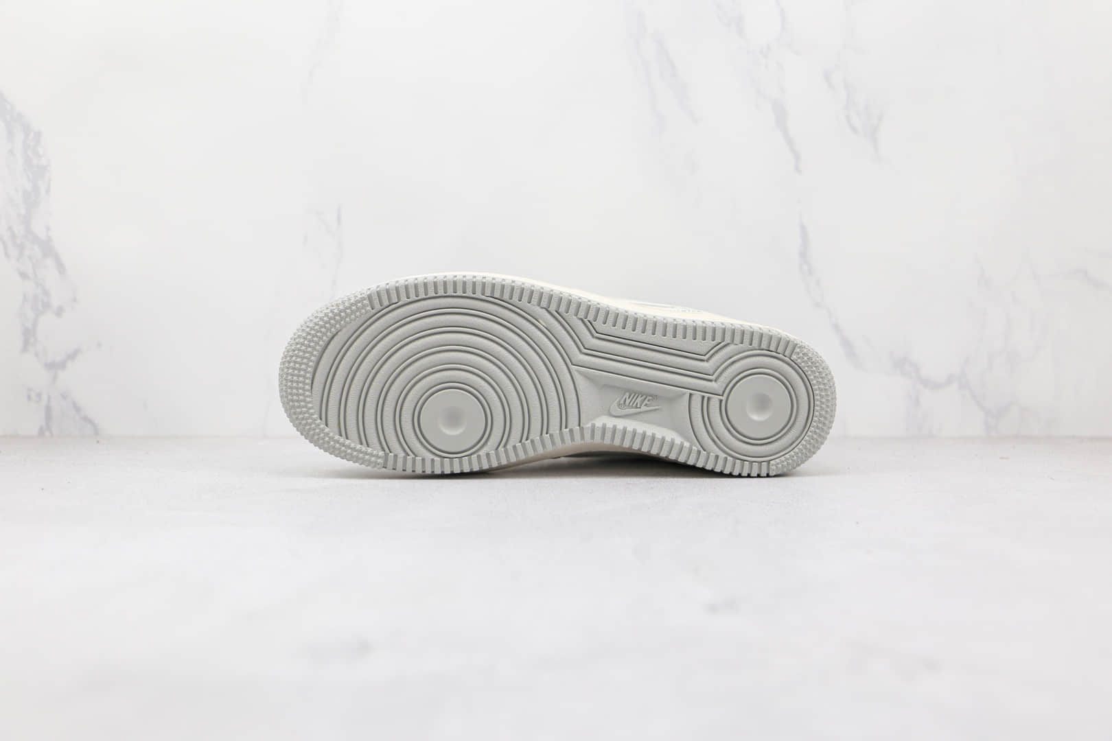 耐克Nike Air Forece 1 MORE THAN x Uninterrupted联名款纯原版本低帮空军一号米灰银签名涂鸦板鞋内置气垫 货号:DW8802-603