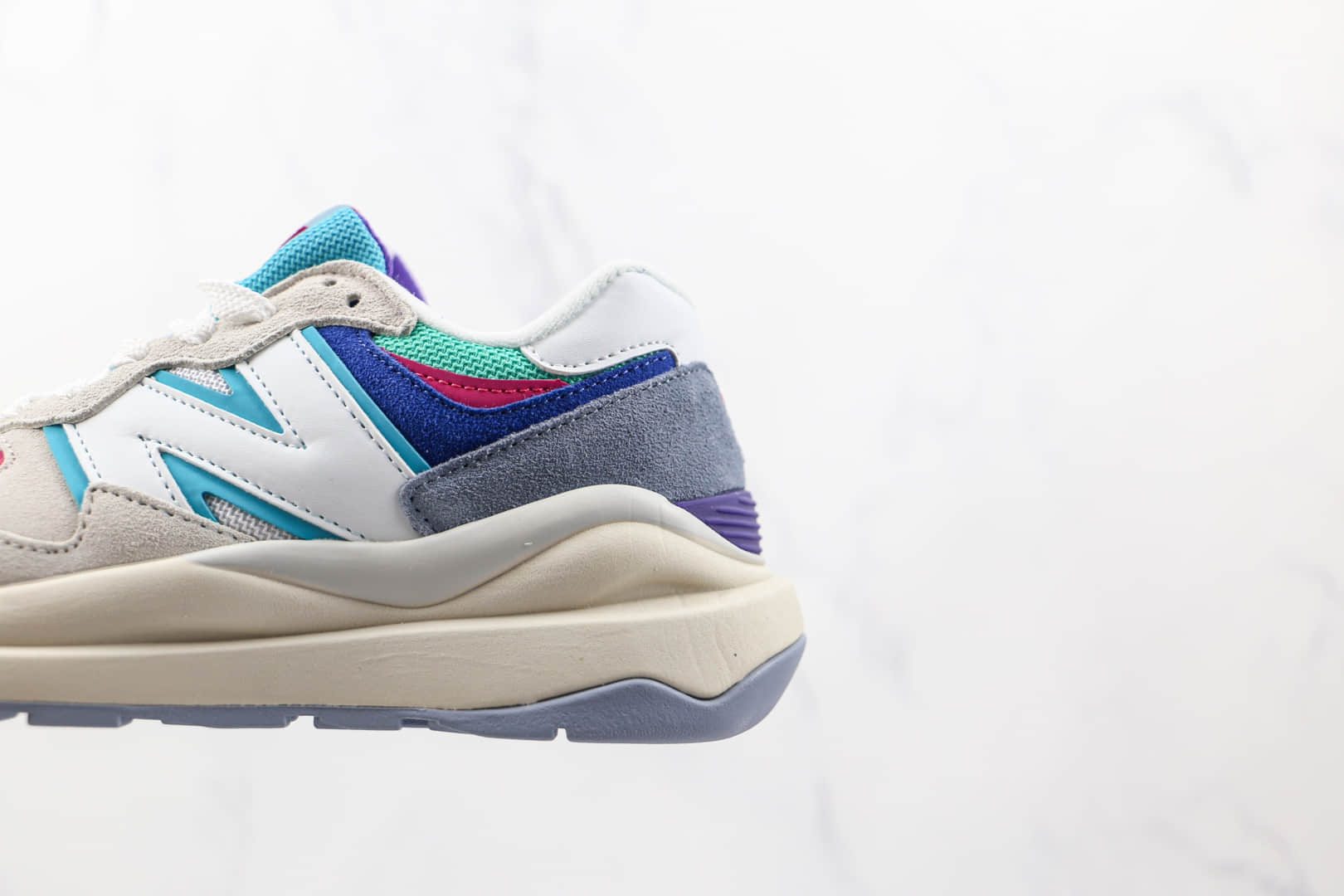 新百伦New Balance 5740纯原版本白蓝彩虹彩色拼接复古老爹鞋原楦头纸板打造 货号:W5740PL1