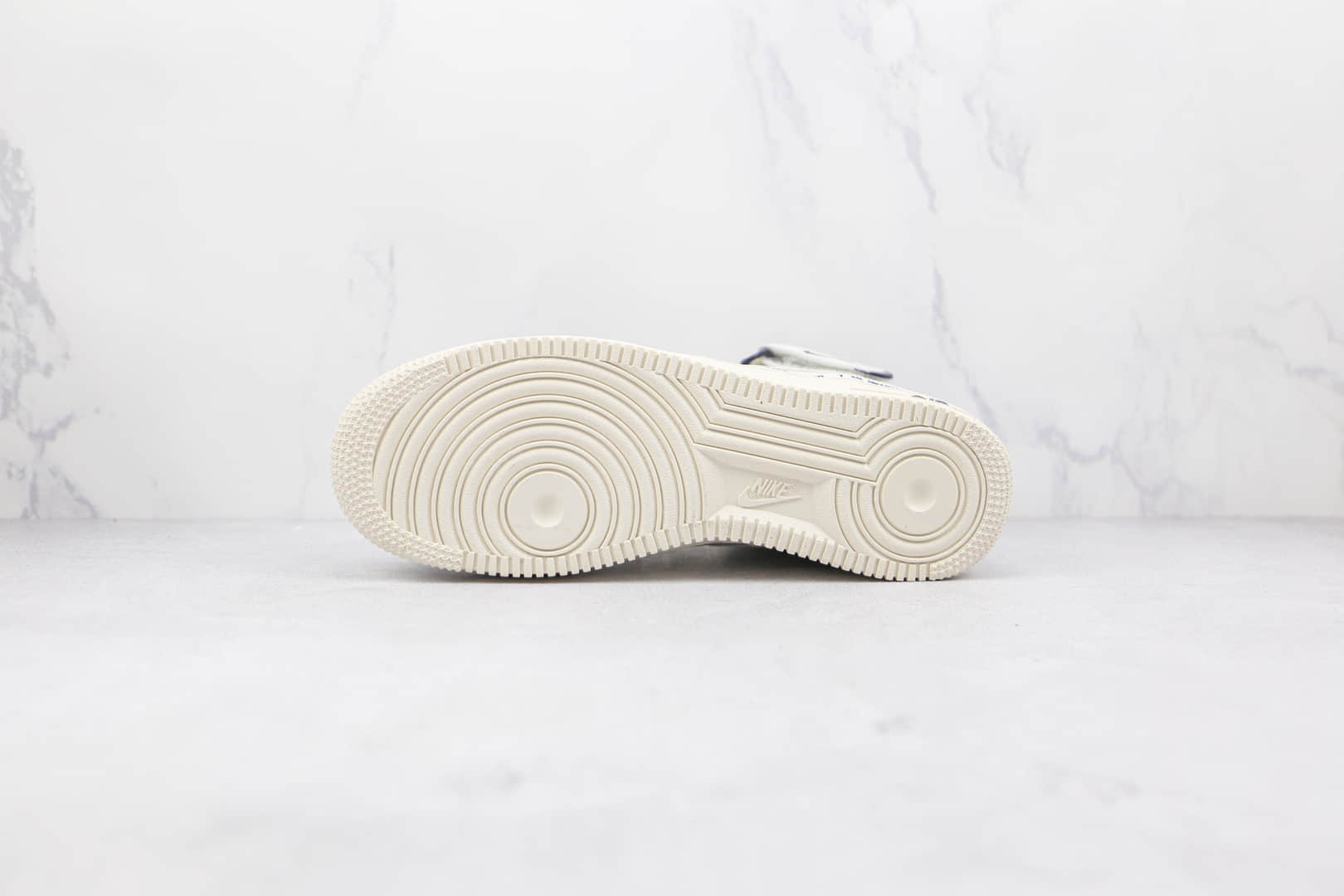 耐克Nike Air Force 1'07 Mid x Uniterrupted联名款纯原版本中帮白蓝3m涂鸦反光板鞋原鞋开模一比一打造 货号：NU8802-303