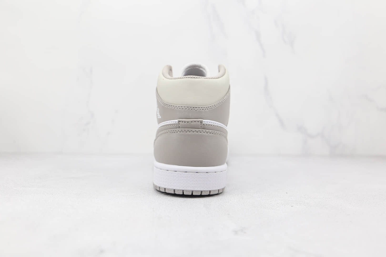 乔丹Air Jordan 1 Mid纯原版本中帮AJ1白灰麻布奶油篮球鞋原盒原标 货号:554724-082