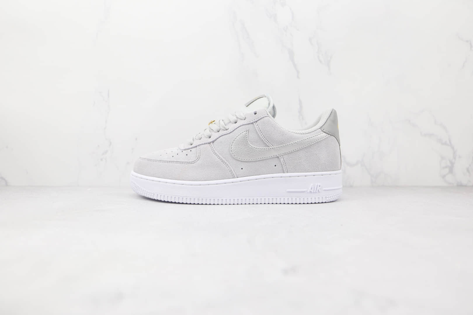 耐克Nike Air Force 1纯原版本低帮空军一号灰银色麂皮板鞋内置气垫 货号：DC4458-001