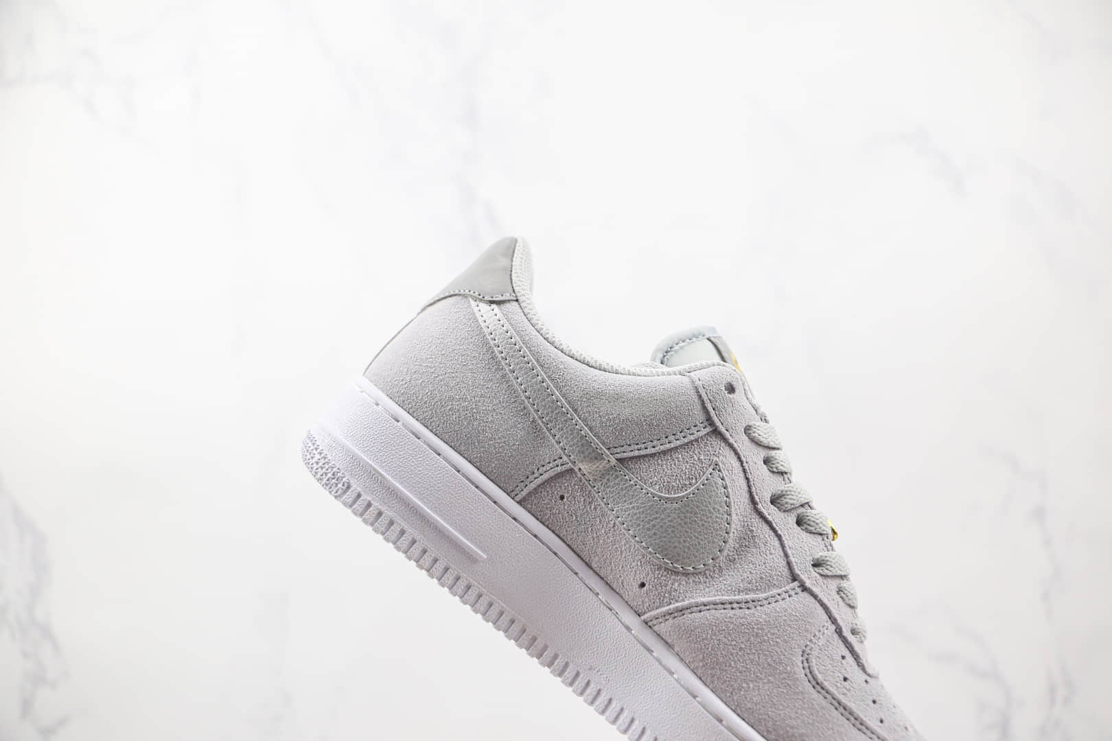 耐克Nike Air Force 1纯原版本低帮空军一号灰银色麂皮板鞋内置气垫 货号：DC4458-001