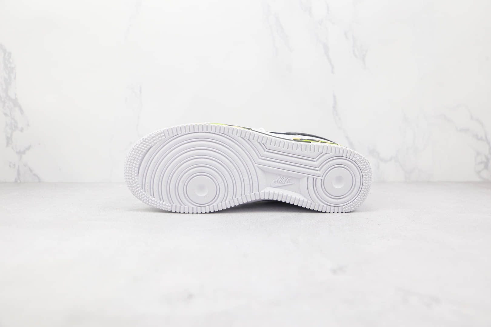 耐克Nike Air Force 1纯原版本低帮空军一号白黑绿色迷彩板鞋内置气垫 货号：CW2288-111