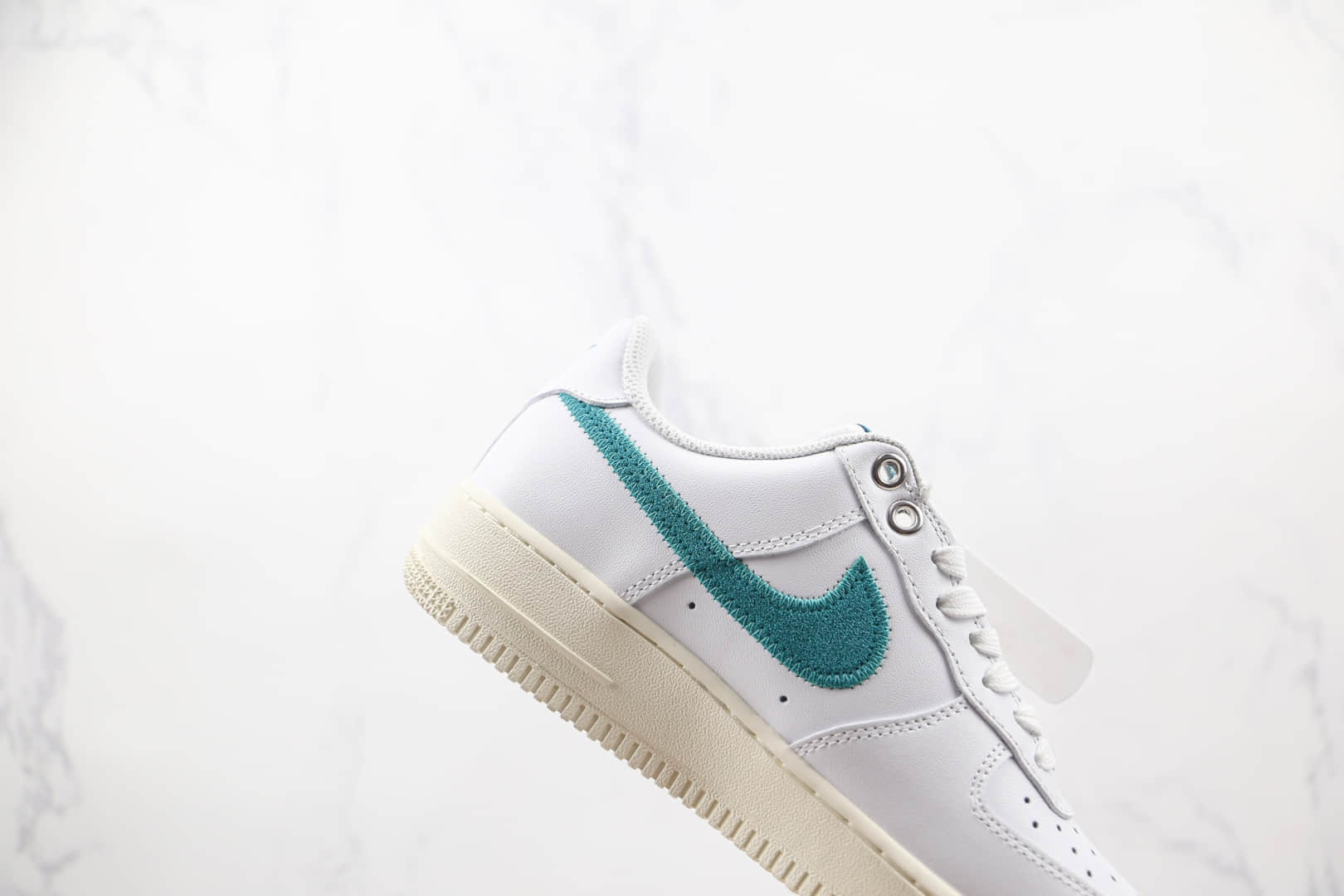 耐克Nike Air Force 1纯原版本低帮空军一号白绿色板鞋内置气垫 货号：CT1998-106