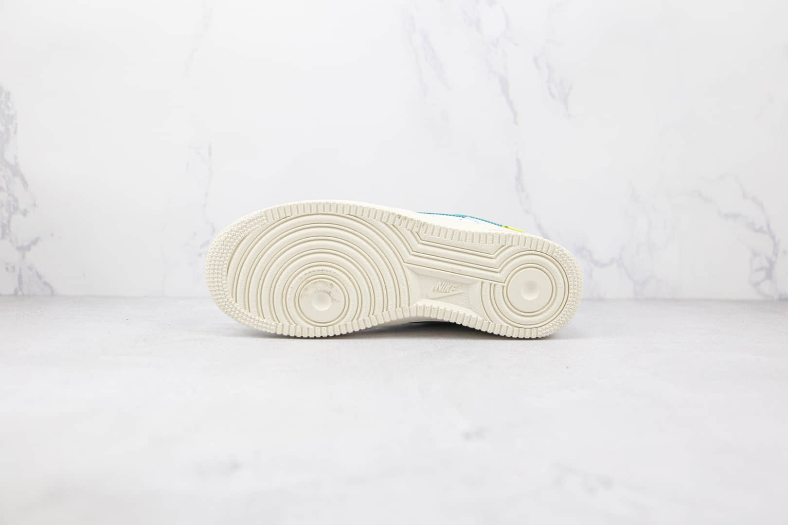 耐克Nike Air Force 1纯原版本低帮空军一号白绿色板鞋内置气垫 货号：CT1998-106