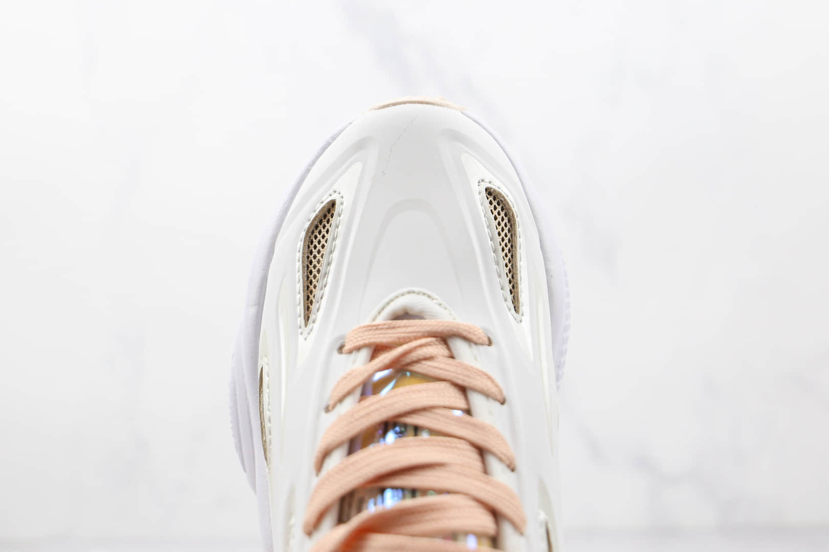 阿迪达斯Adidas original Ozweego Celox M纯原版本三叶草水管2.0皮面白镭射慢跑鞋原楦头纸板打造 货号：GX2957