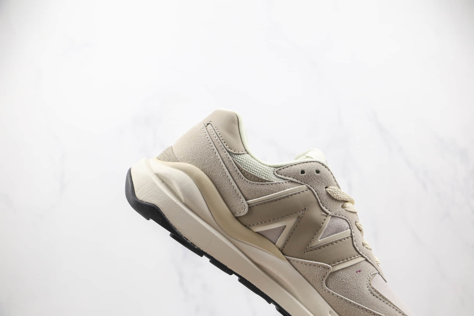 新百伦New Balance 5740纯原版本淡奶茶色NB5740复古老爹鞋原楦头纸板打造 货号：W5740LT1