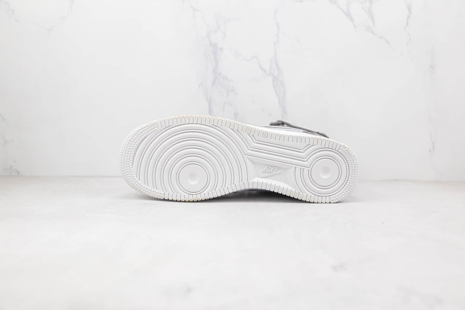 耐克Nike Air Force 1纯原版本中帮空军一号灰色擦色做旧涂鸦板鞋原楦头纸板打造 货号:CW7582-103