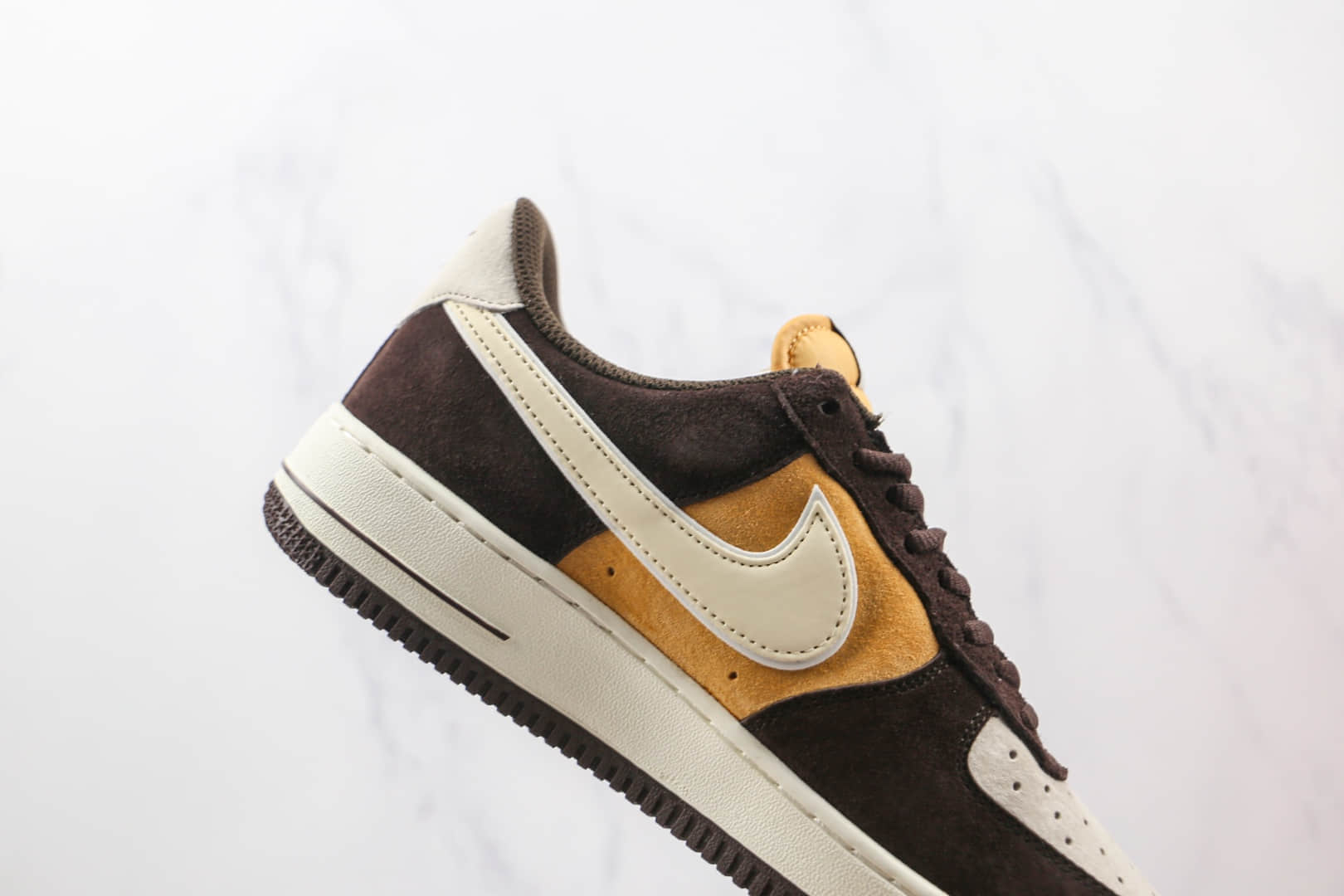 耐克Nike Air Force 1纯原版本低帮空军一号巧克力黄褐拼接猪八革麂皮板鞋内置气垫 货号:NT9988-008