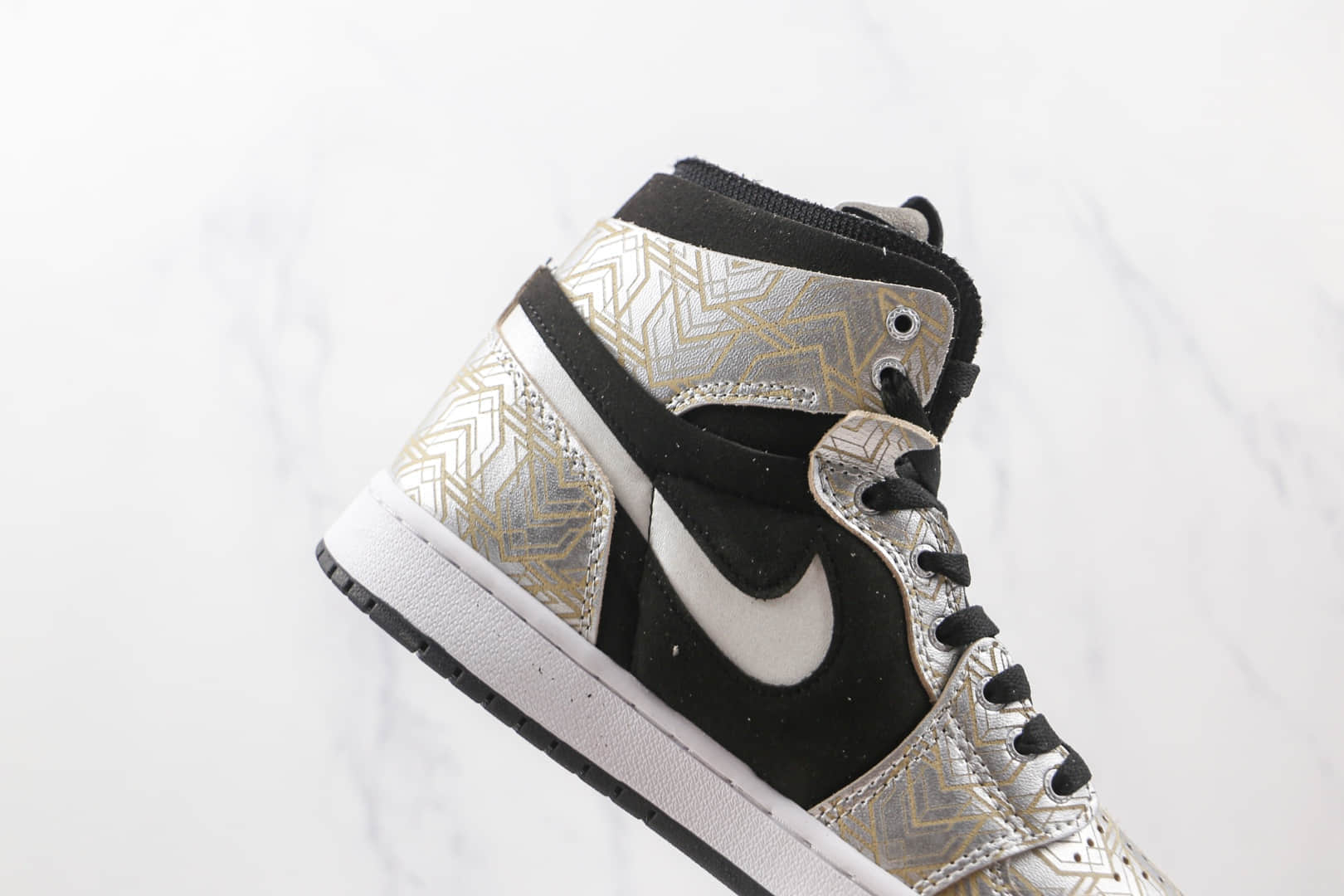 乔丹Air Jordan 1 Zoom CMFT Gold Laser纯原版本高帮AJ1黑金镭射板鞋原楦头纸板打造 货号：DQ0659-800