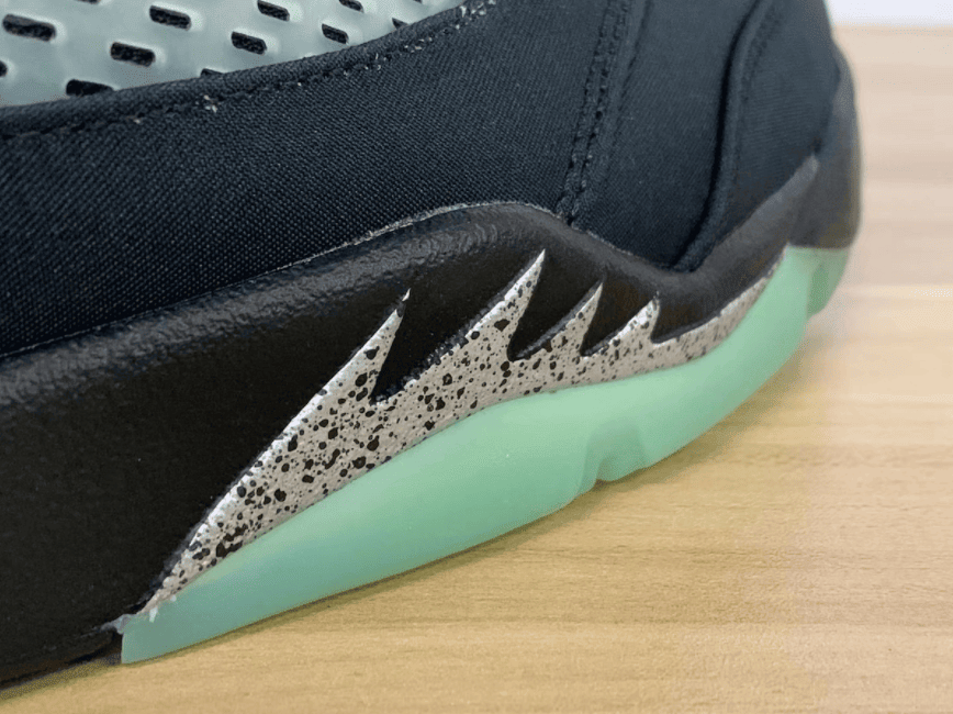 中国玉CLOT x AJ5 Low实物细节曝光！夜光外底够靓！