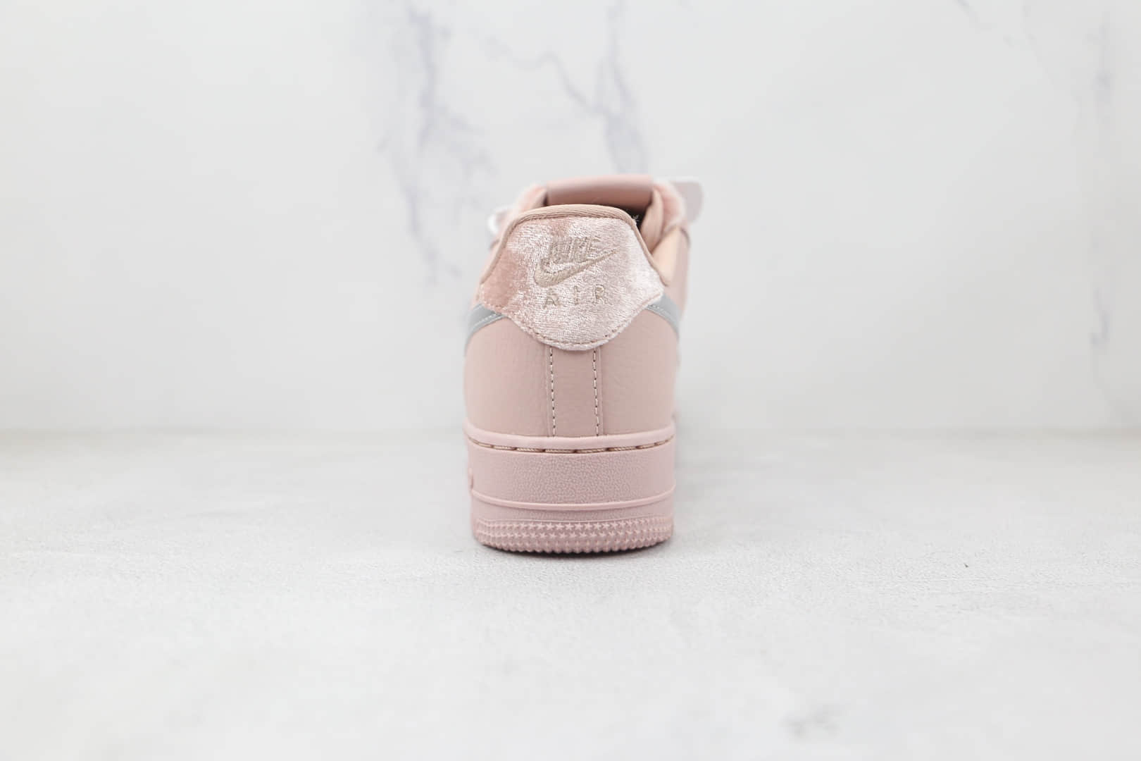 耐克Nike Air Force 1 Low纯原版本空军一号低帮板鞋AF1粉银原楦开发 货号:DO6724-601