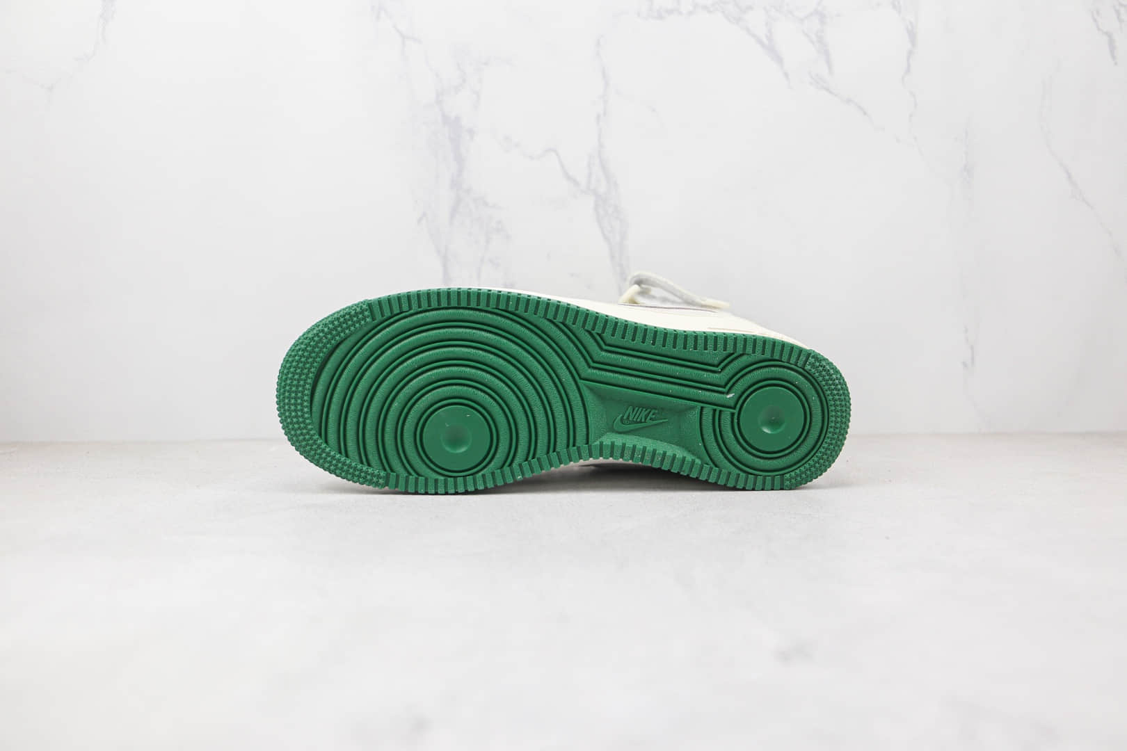 耐克Nike Air Force 1‘07 Mid纯原版本中帮空军一号麂皮米白色3M反光板鞋内置气垫 货号：GY3368-308