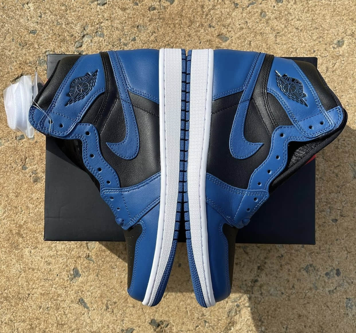 AJ1“皇家蓝 2.0”最新实物图曝光！2月16日发售！ 货号：555088-404