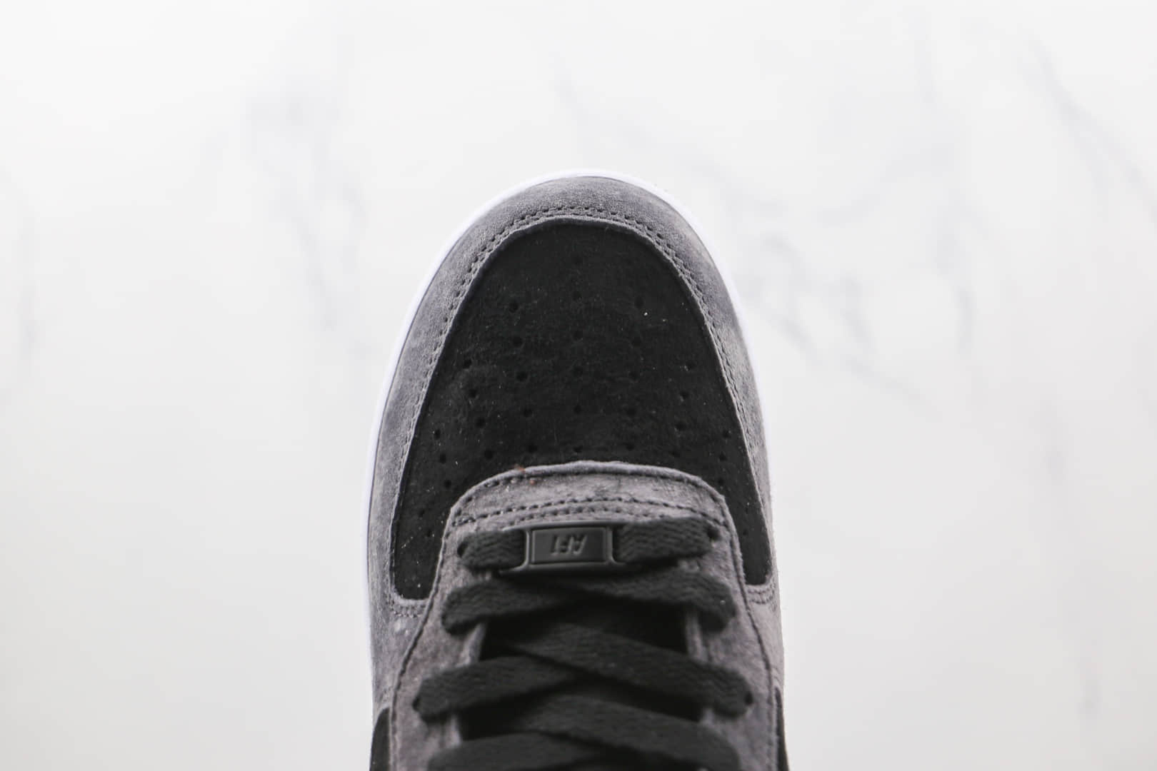 耐克Nike Air Force 1 07 Mid纯原版本中帮空军一号麂皮黑白灰板鞋原楦头纸板打造 货号：QT3369-996