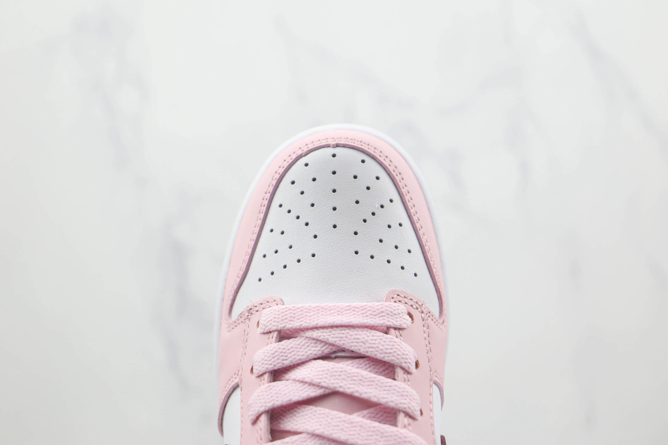 耐克Nike Wmne SB Dunk Low GSWhite Pink Red纯原版本低帮SB DUNK情人节樱花粉白红色板鞋原盒原标 货号：CW1590-601