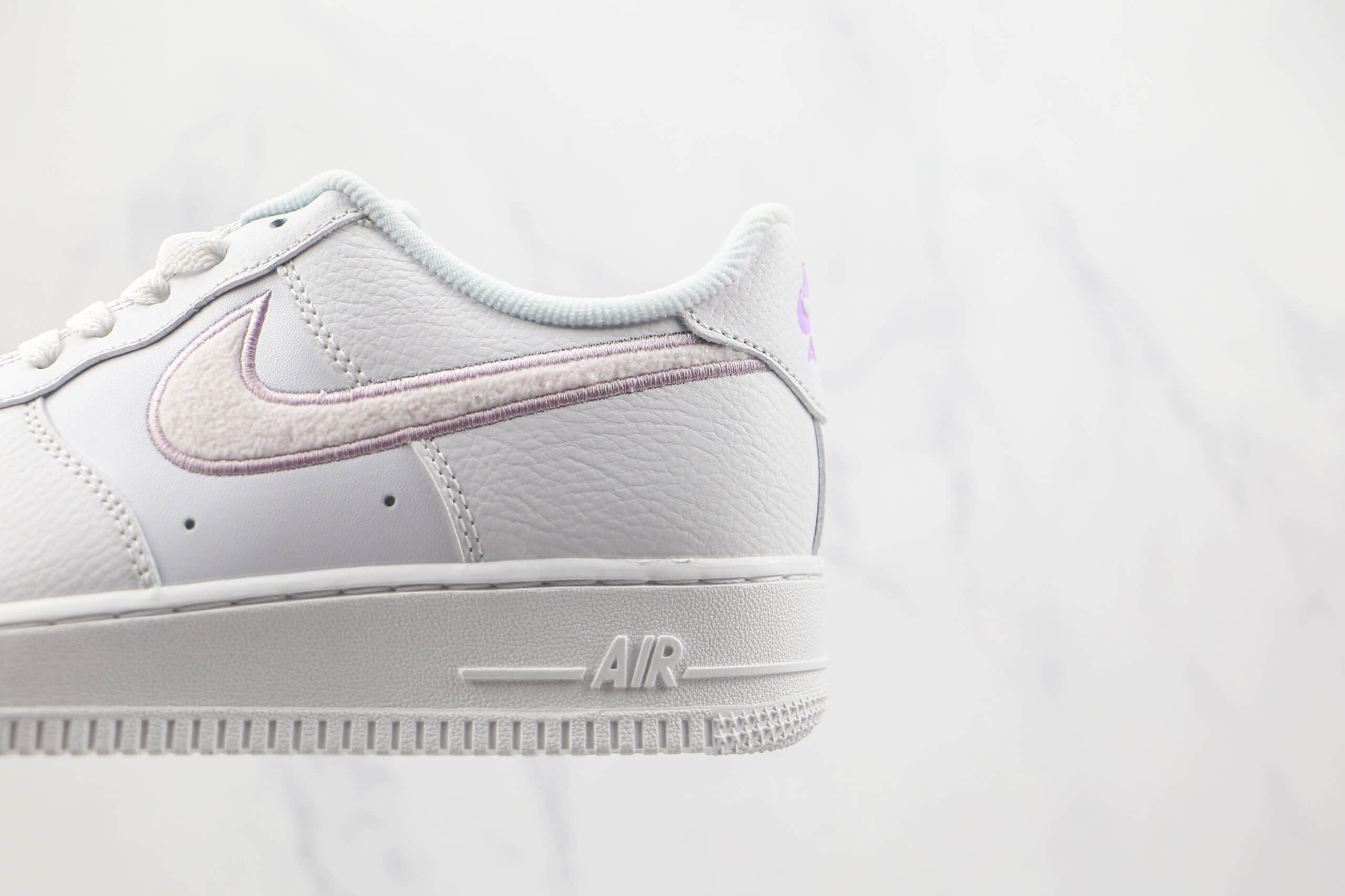 耐克Nike Air Force 1 07 Low纯原版本低帮空军一号粉色刺绣毛绒勾板鞋原楦头纸板打造 货号:DN5056-100