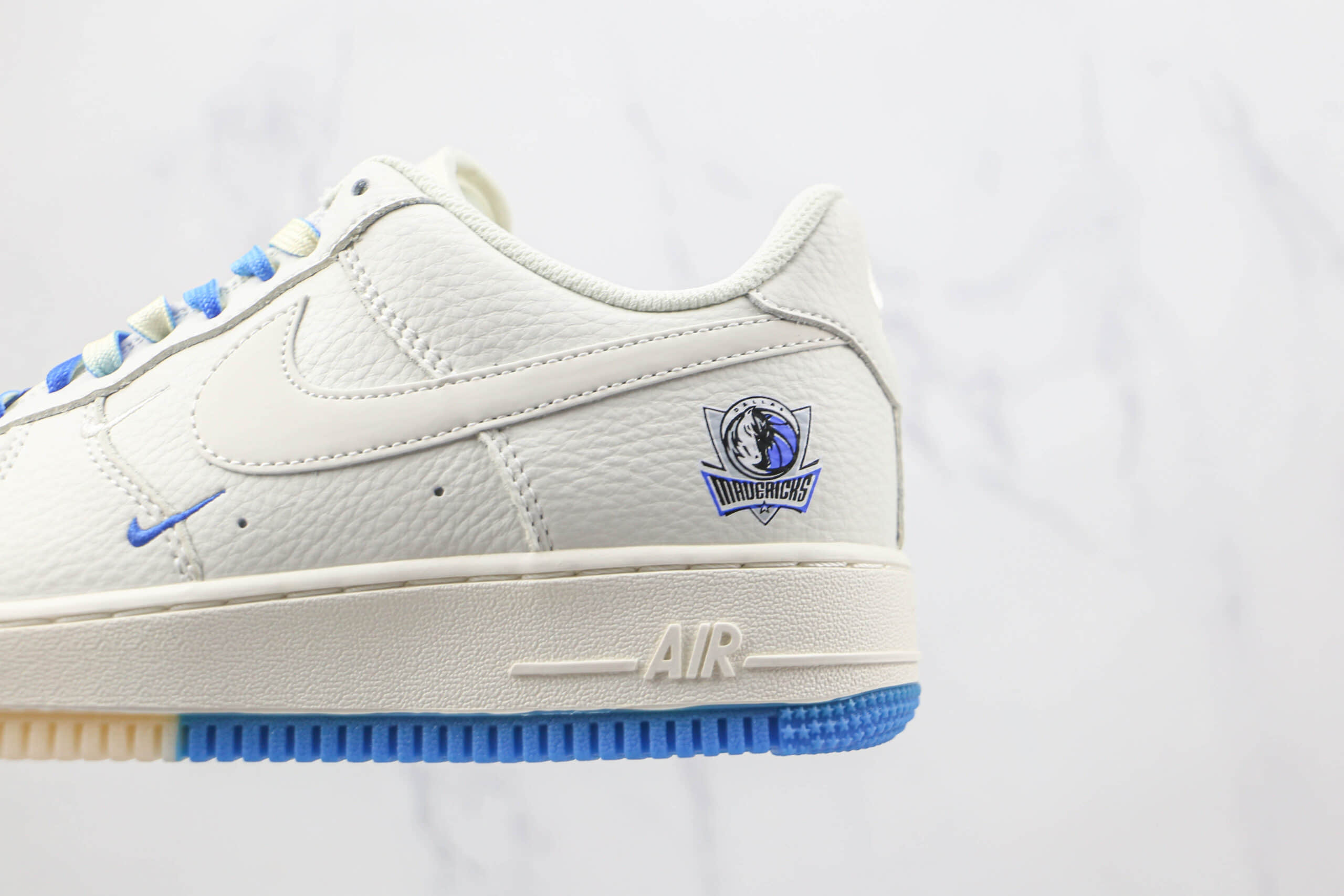 耐克Nike Air Force 1’07 Low纯原版本低帮空军一号白蓝双勾板鞋内置气垫 货号：DH2088-606