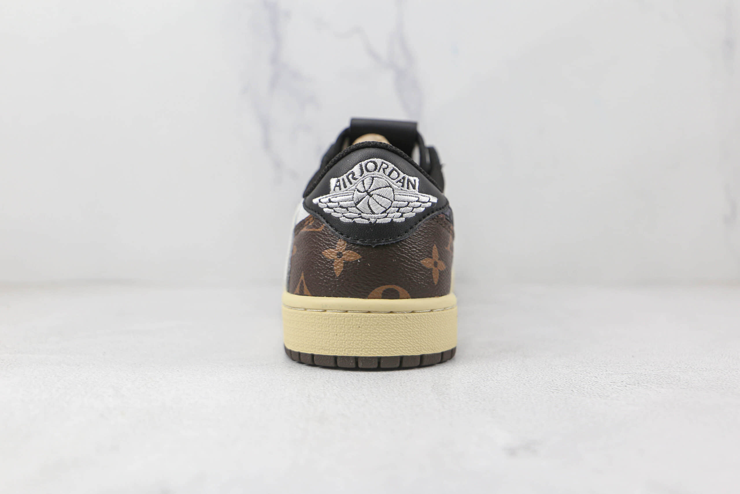 乔丹Air Jordan 1 Low x Fragment x Travis Scott纯原版本三方联名款低帮AJ1倒勾LV配色板鞋原盒原标 货号:CM7866BC