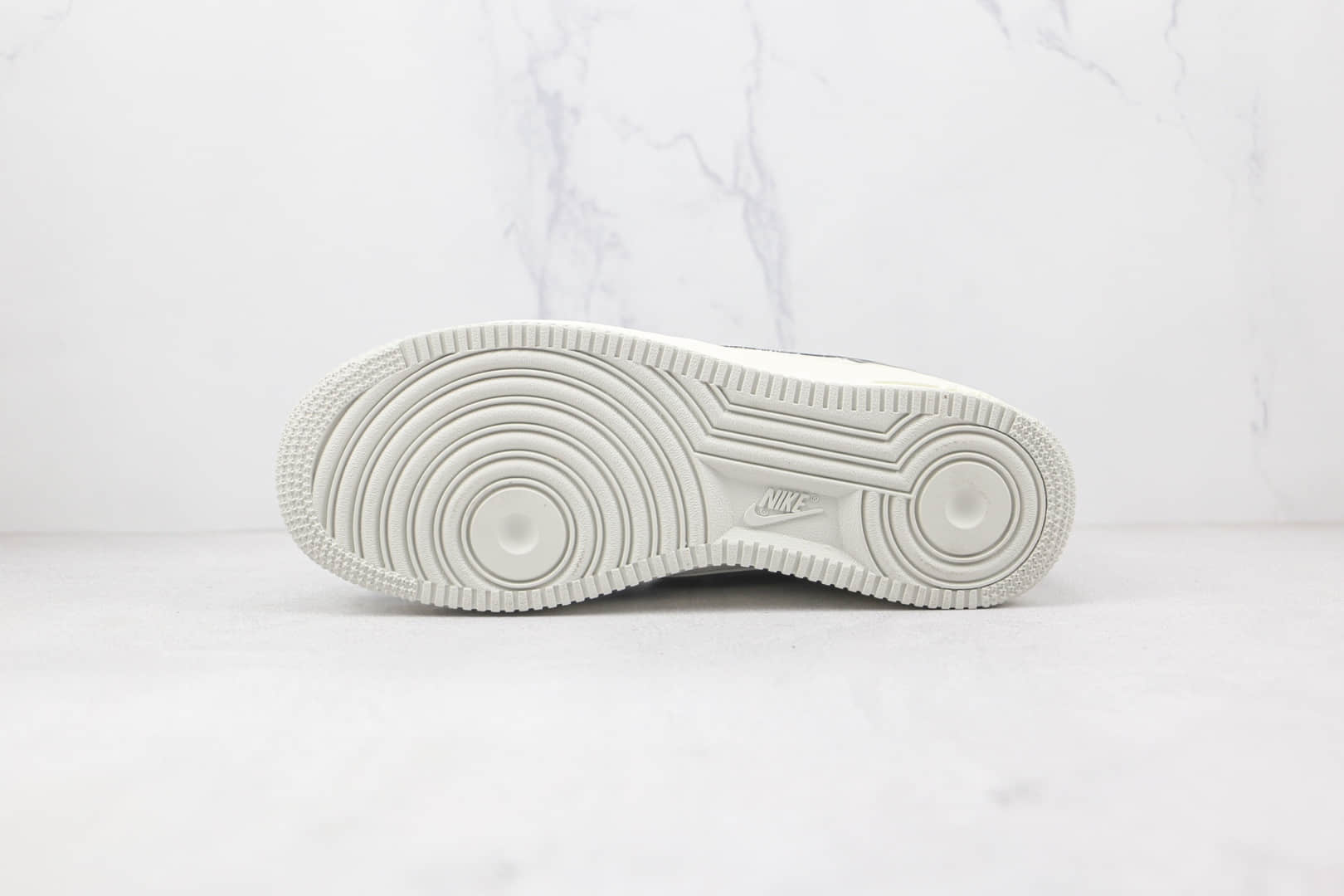 耐克Nike Air Force 1’07 Low纯原版本低帮空军一号白蓝拼接板鞋内置气垫 货号：LZ6699-523