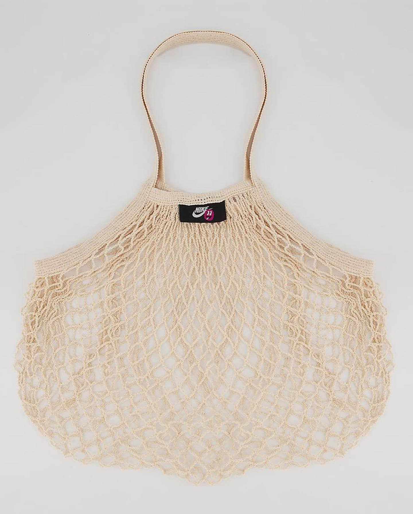 全新“牛油果”Dunk首度曝光!还送购物袋!