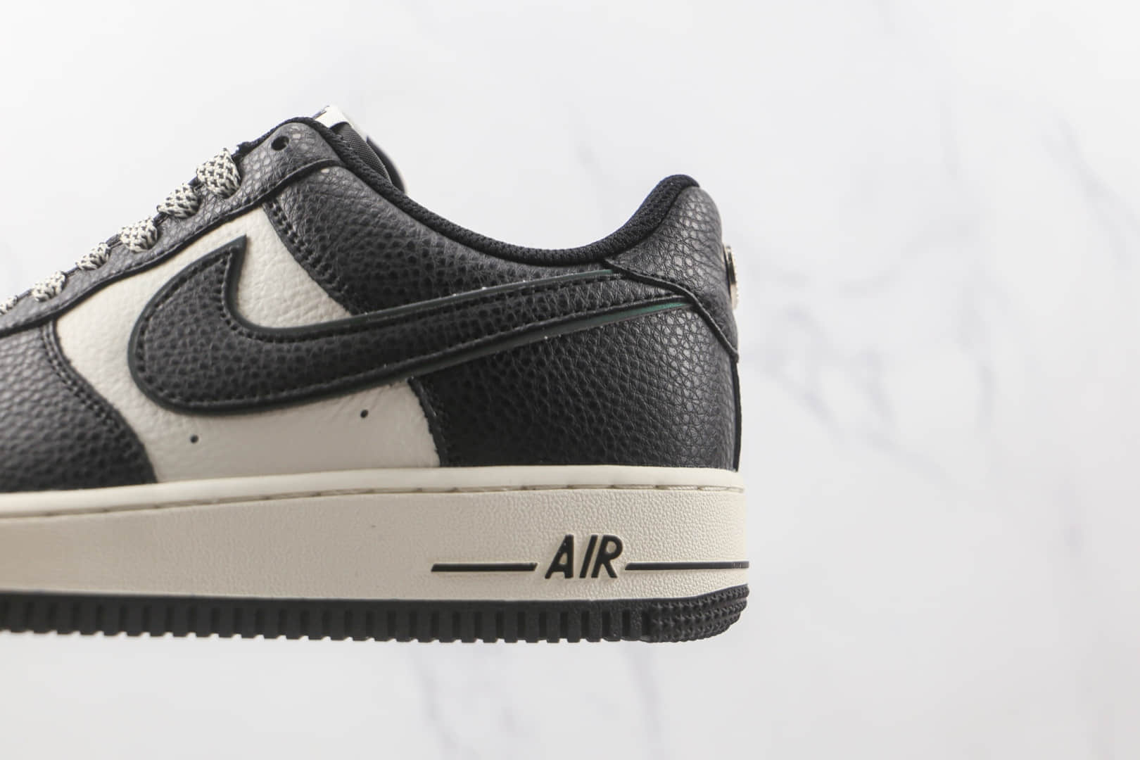 耐克Nike Air Force 1 07 Low纯原版本低帮空军一号黑白鞋带3M反光板鞋内置气垫 货号：ST2022-618